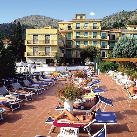 In With Garden * Pietra Ligure