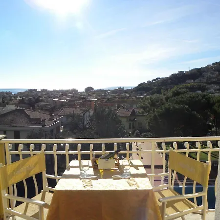 In With Garden * Pietra Ligure